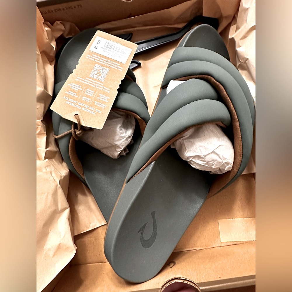 Olukai “Star Pine” Hila Puffy Slide Sandals